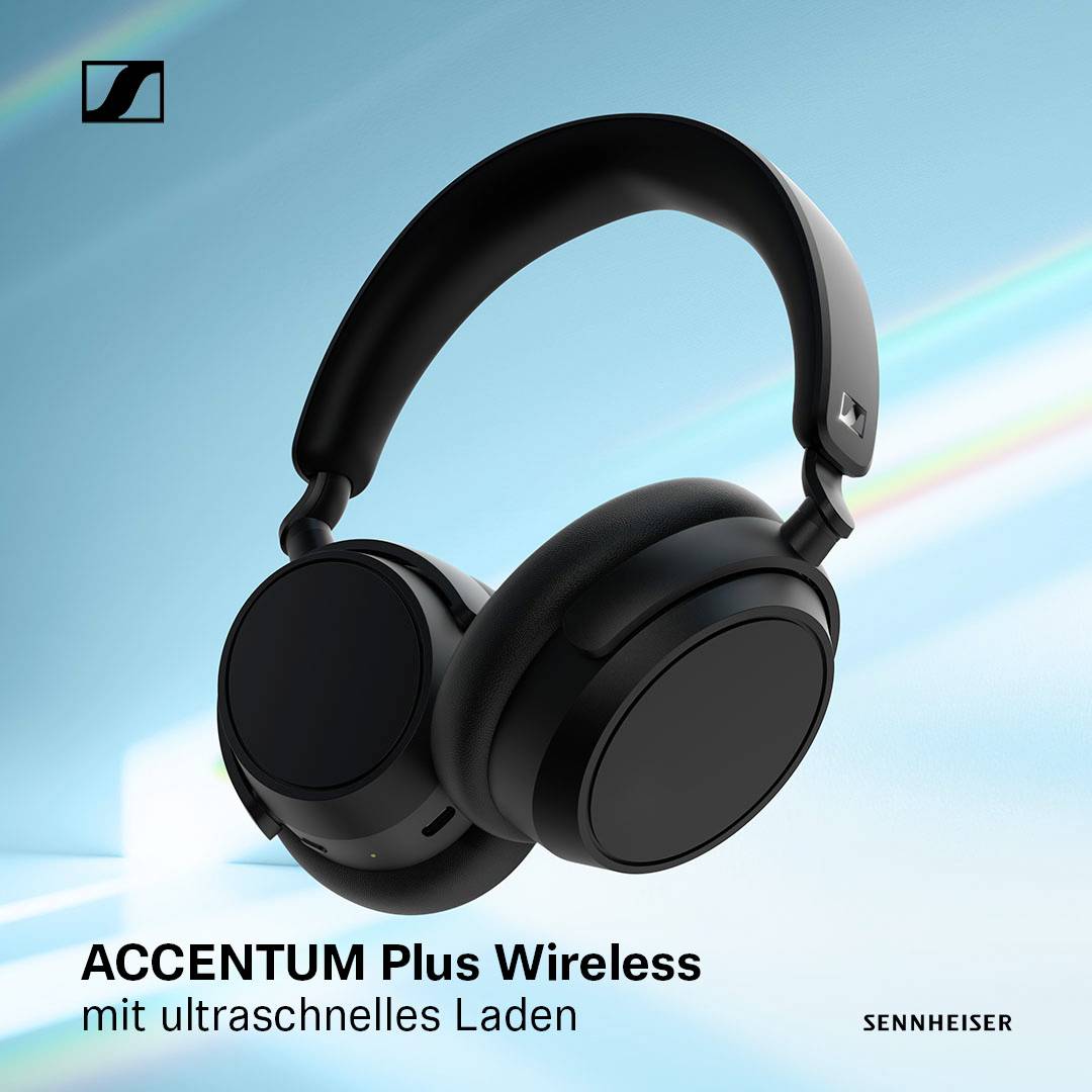 Sennheiser 'ACCENTUM Plus Wireless' koptelefoon, met ultrasnelle oplaadmogelijkheid, weergegeven op een blauwe achtergrond.