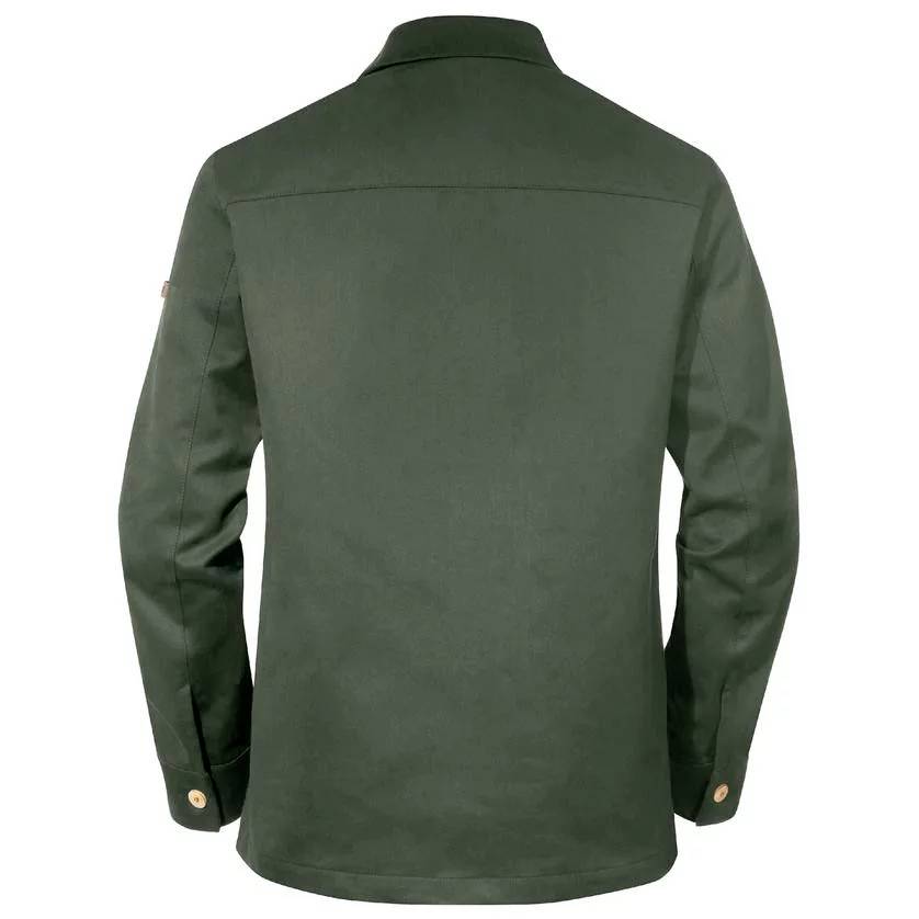Groene jas van stevig stof, gezien van achteren, met bruine knopen aan de manchetten. Eenvoudige kraag zonder versiering.