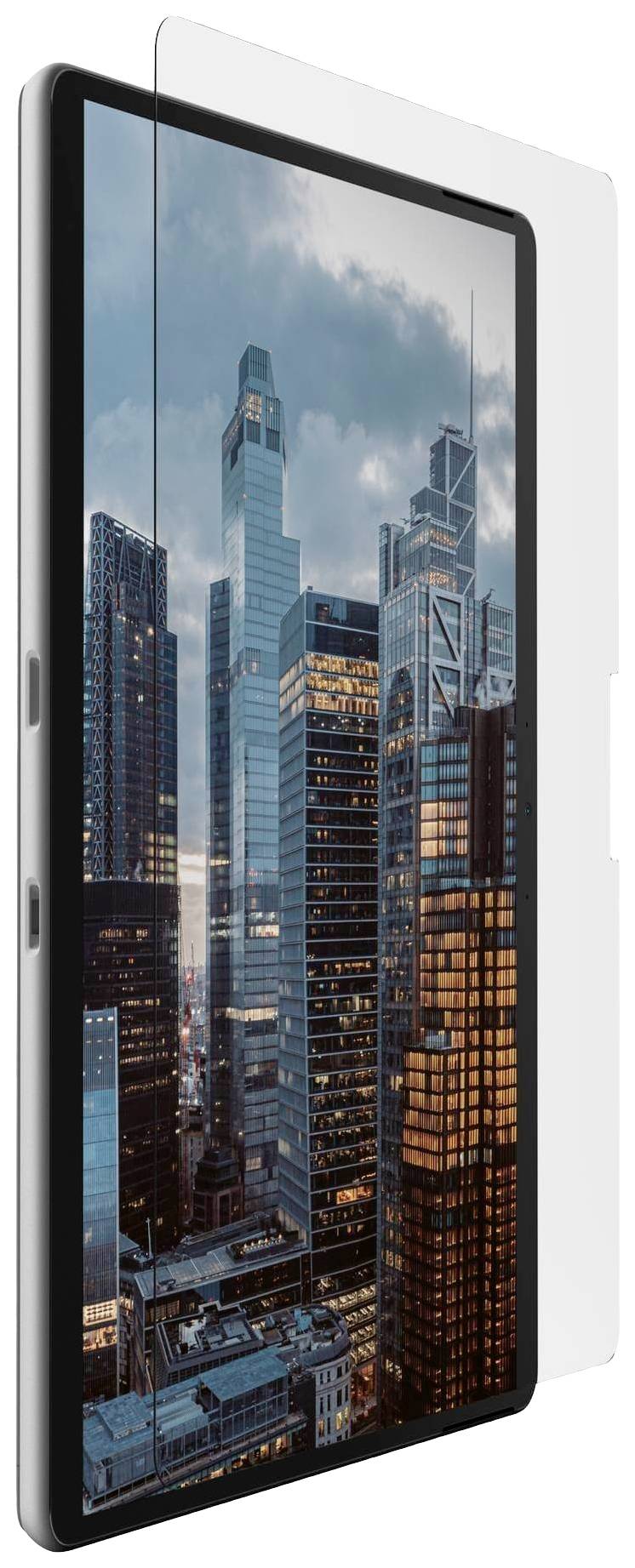Een modern smartphone toont een imposante stadslucht met wolkenkrabbers bij avondschemering.