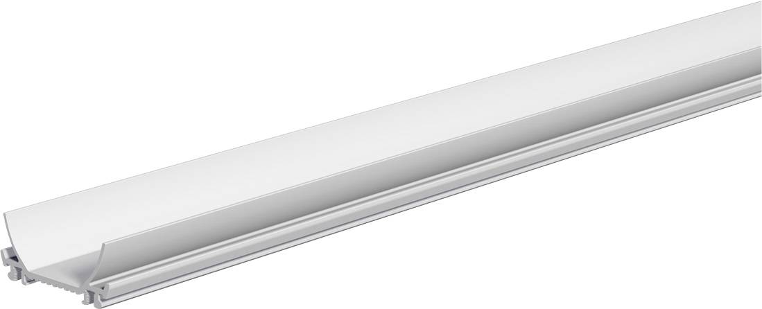 Close-up van een zilveren aluminium kanaal of profileleiste met een verdiepte groef, schuin op een witte achtergrond weergegeven.