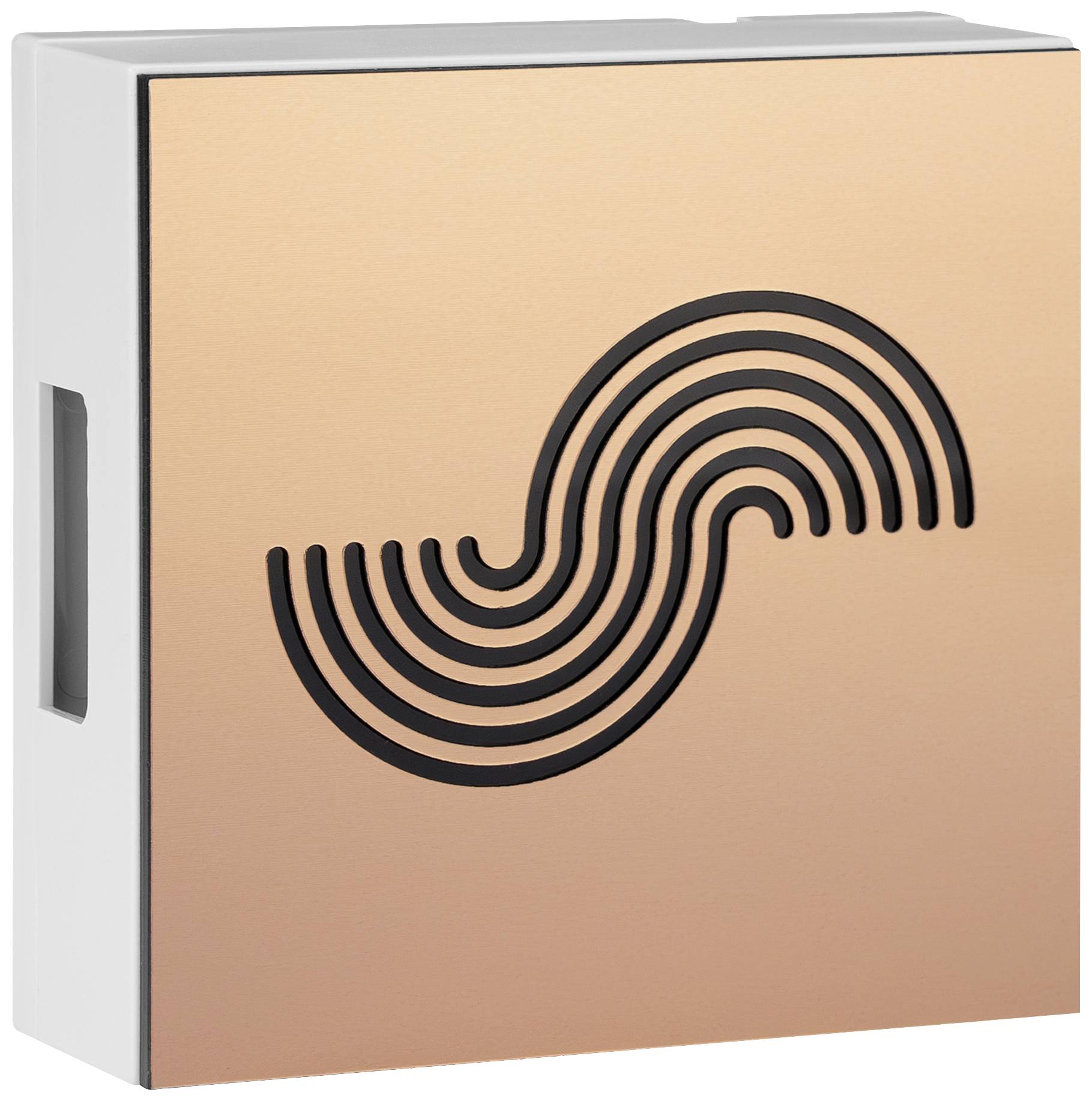 Koperen wandbevestiging met golvend patroon van zwarte lijnen; modern designelement.