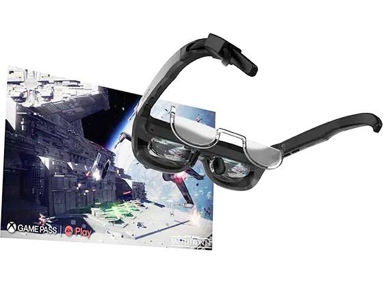 Een virtual-reality-bril zweeft voor een achtergrond met ruimtespel-scènes. Xbox Game Pass- en EA Play-logo's zijn zichtbaar.