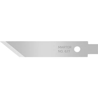 Zilveren lemmet met de inscriptie 'MARTOR NO. 677' en een ronde opening nabij de rand.