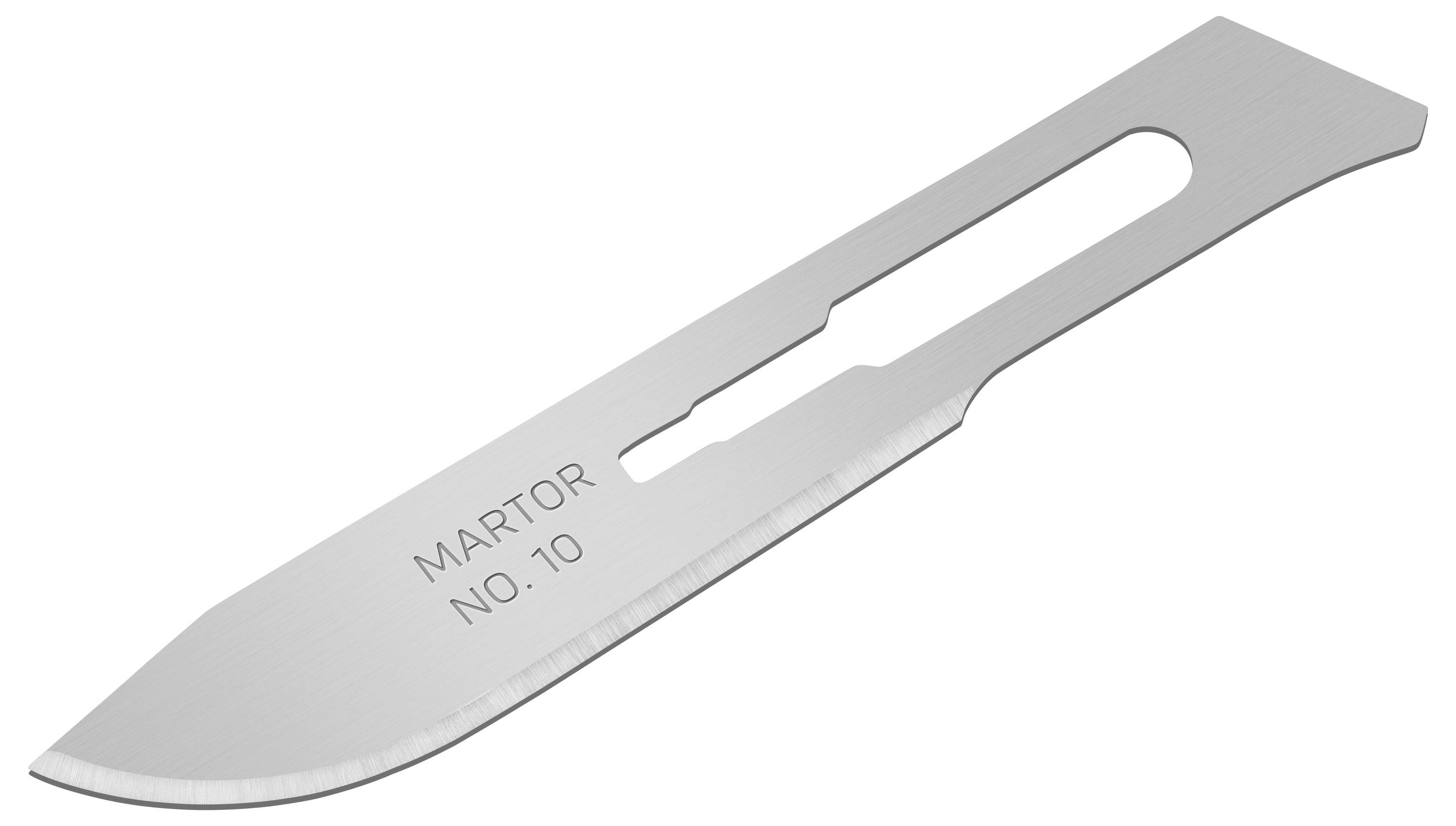 Een zilveren scalpelmesje-reserveonderdeel met de opdruk 'MARTOR NO. 10', geschikt voor chirurgische of precisie-snijwerkzaamheden.