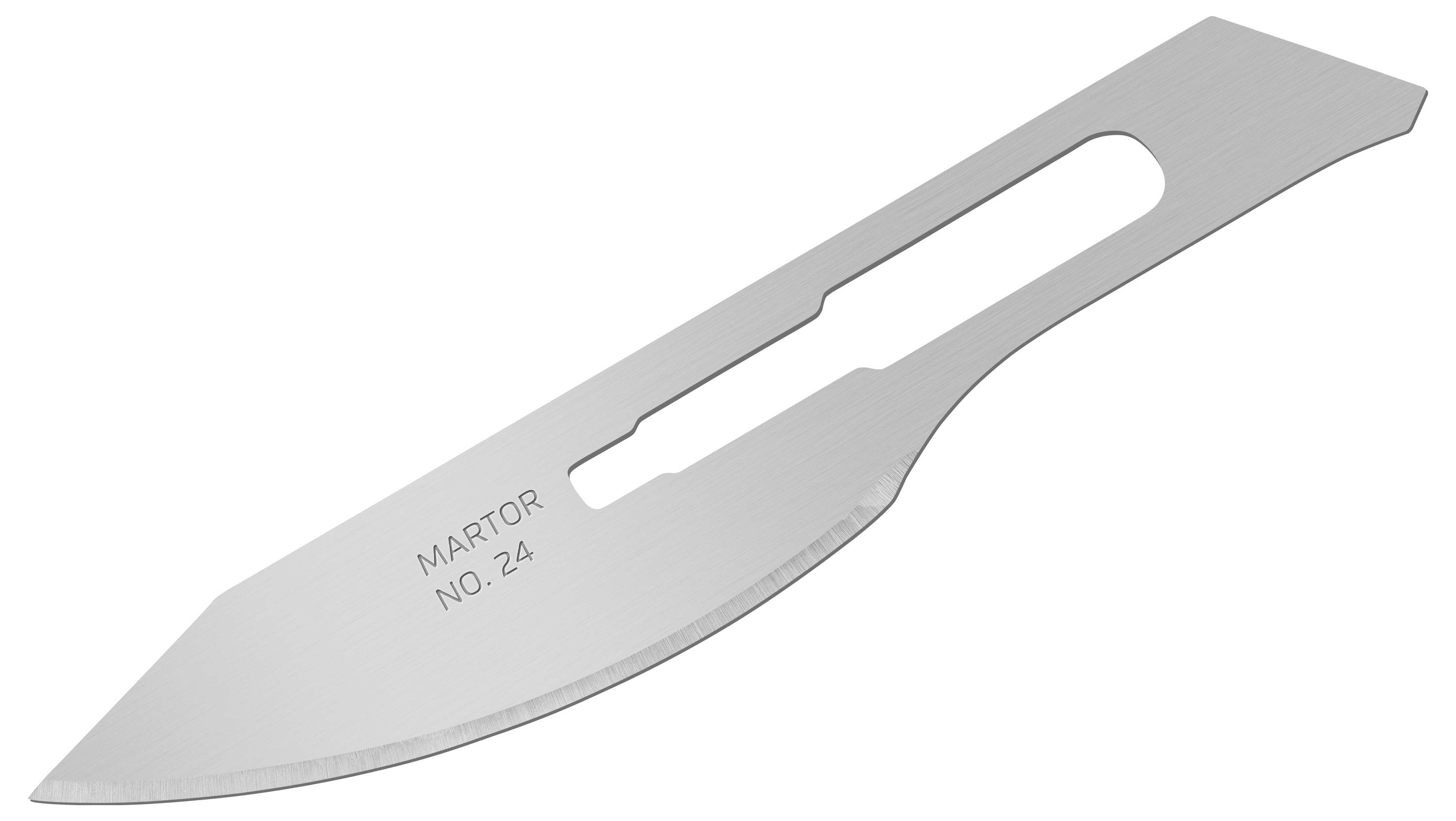 Een zilveren scalpelmesje als vervangingsonderdeel met opschrift 'MARTOR No. 24', geschikt voor ambachtelijke of medische toepassingen.