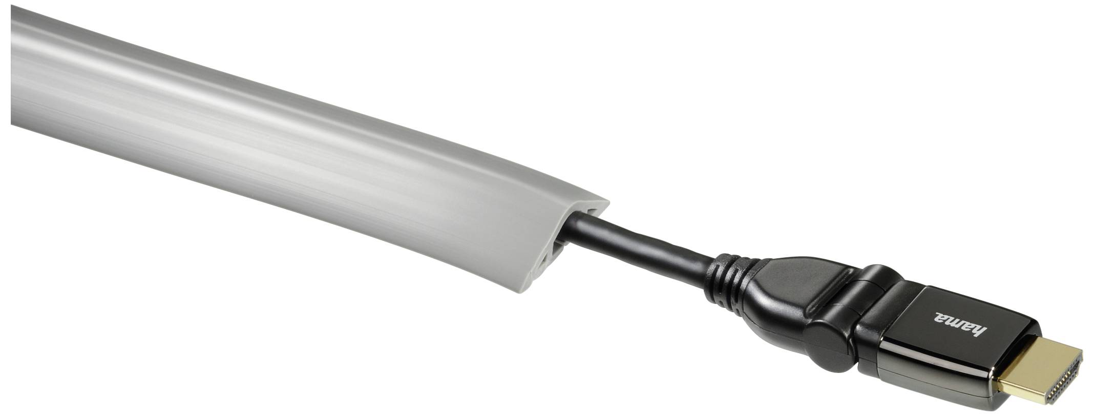 Een zwarte HDMI-kabel met een stekker op een witte achtergrond. De stekker is gedeeltelijk zichtbaar, de kabelmantel is grijs.