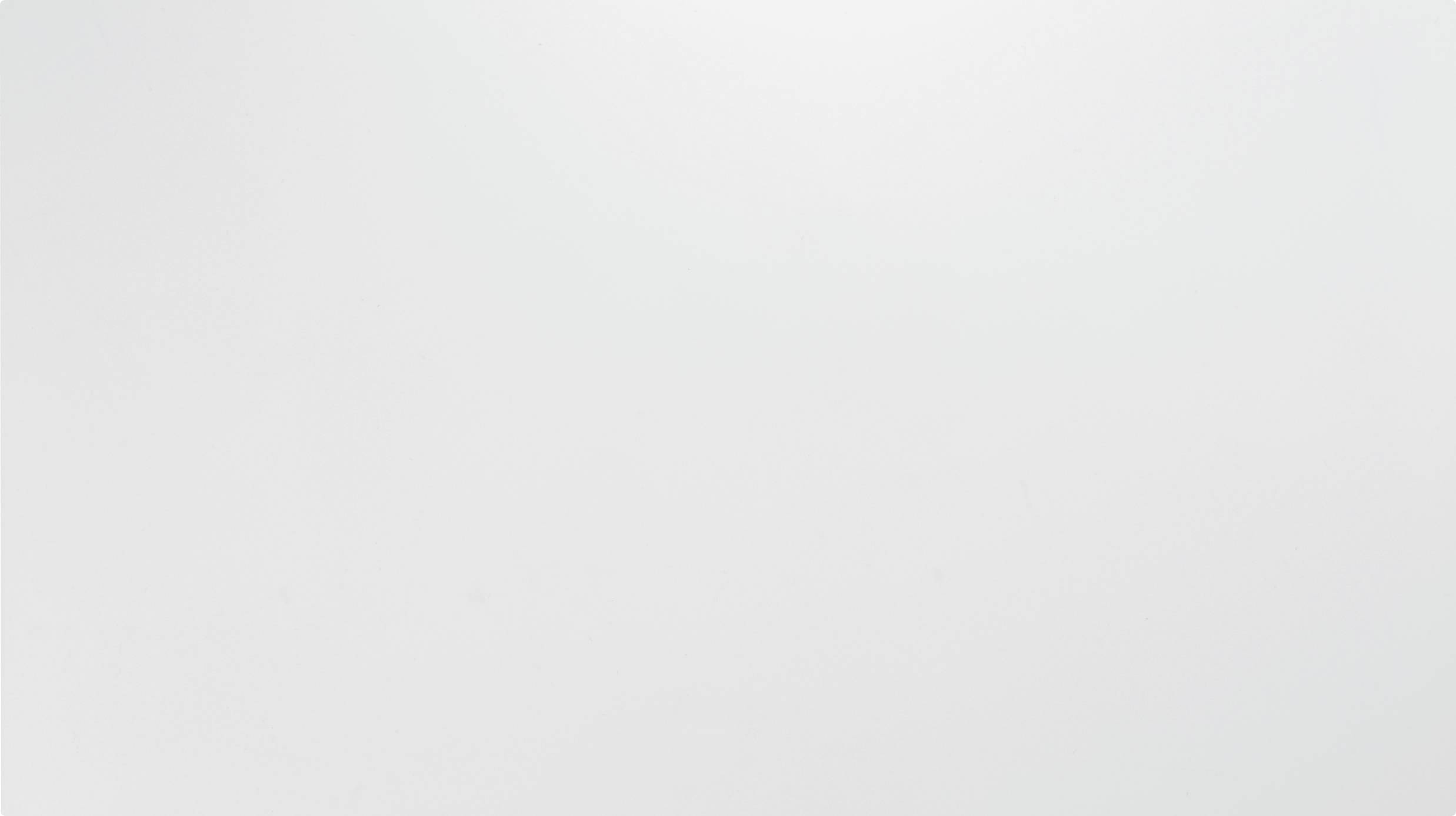 Leeg wit beeld zonder herkenbare details of objecten, dat geen specifieke informatie of betekenissen overbrengt.