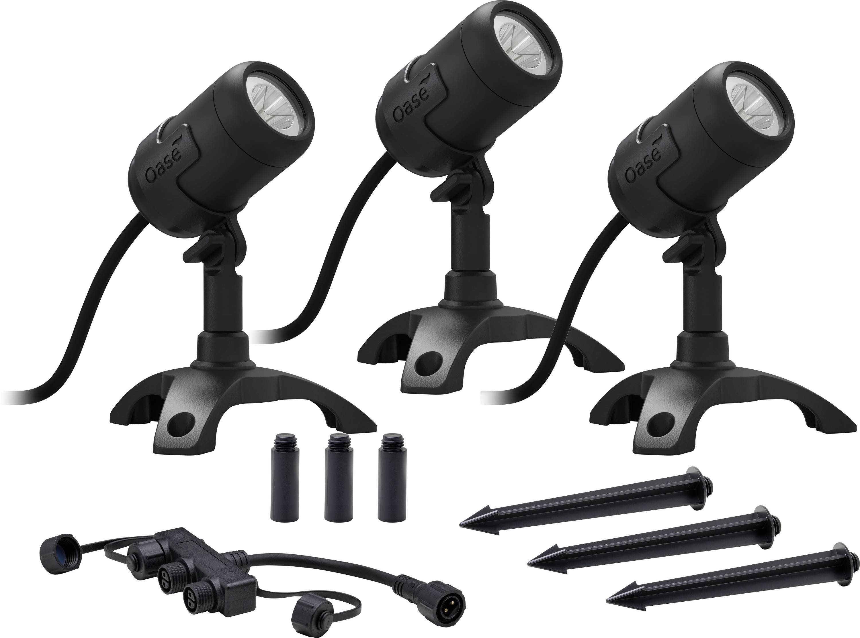 Drie zwarte verstelbare buitenspotlichten met grondpennen en aansluitingen voor tuinverlichting.