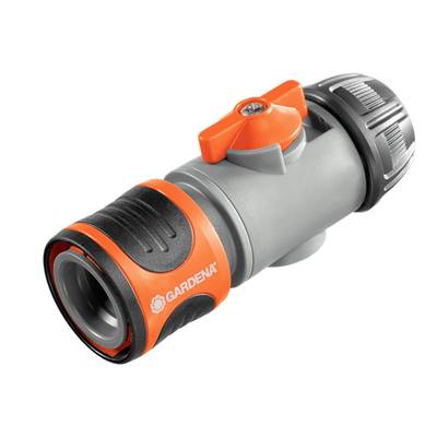 Een grijze en oranje tuinslangaansluiting van Gardena, met bovenaan een ventiel voor eenvoudige waterregulering.