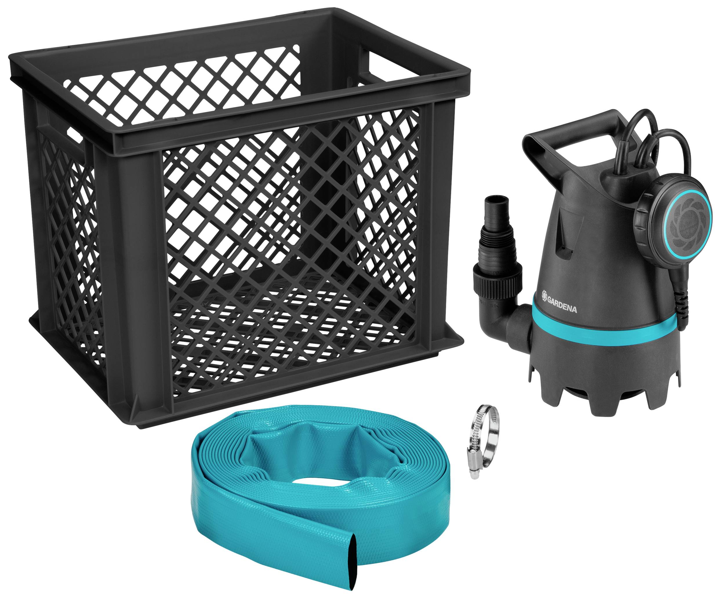 Een dompelpomp met een zwarte behuizing, een blauwe slang en een metalen klem naast een zwarte plastic doos.
