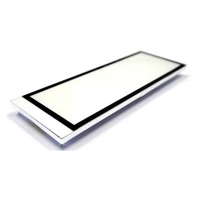 Rechthoekige LED-lamp in modern design met een slanke, witte rand. Perfect voor kantoor- of woonruimtes.