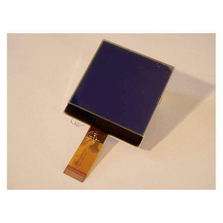 Een vierkant, klein LCD-display met een flexibele aansluitkabel op een lichte achtergrond.