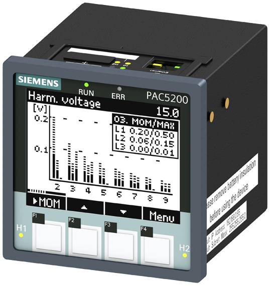 'Siemens PAC5200 energiemeetapparaat' toont harmonische spanningsanalyse op een display met staafdiagram en meetwaarden.