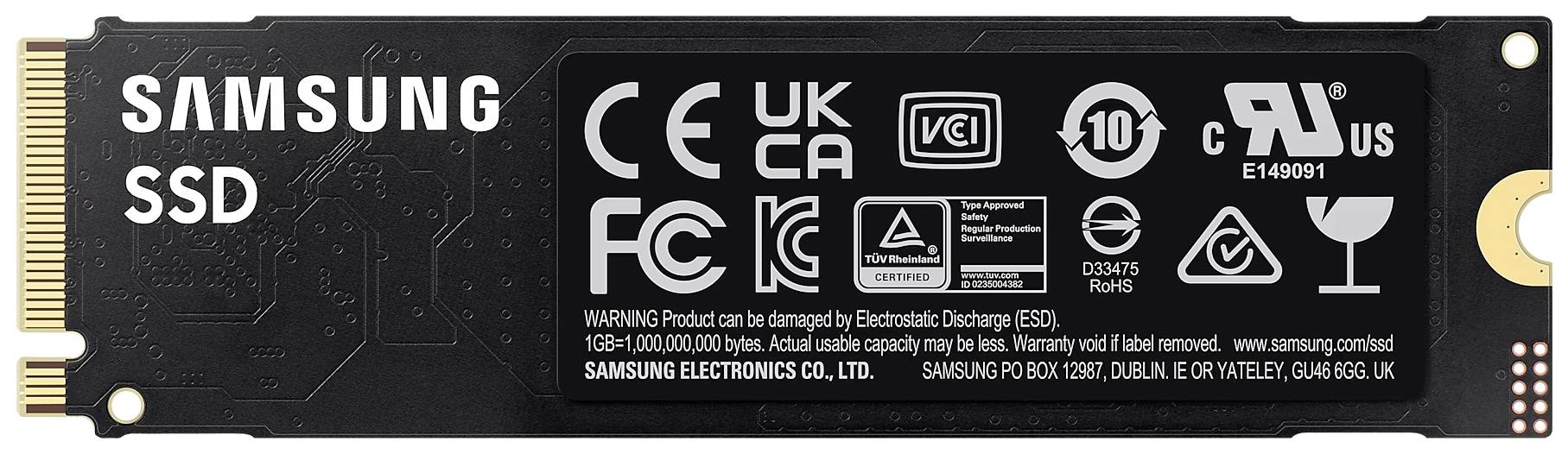 Zwarte Samsung SSD met verschillende certificerings- en waarschuwingssymbolen op een etiket, geschikt voor computer- en laptopgebruik.
