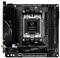 Moederbord met zwart design en wifi-ondersteuning. Opschrift 'Phantom Gaming B650I Lightning'. Zichtbare PCIe- en RAM-sleuven.