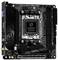 Moederbord met opschrift 'Phantom Gaming' en 'B650I Lightning WiFi'. Bevat CPU-socket, RAM-sleuven en verschillende aansluitingen.