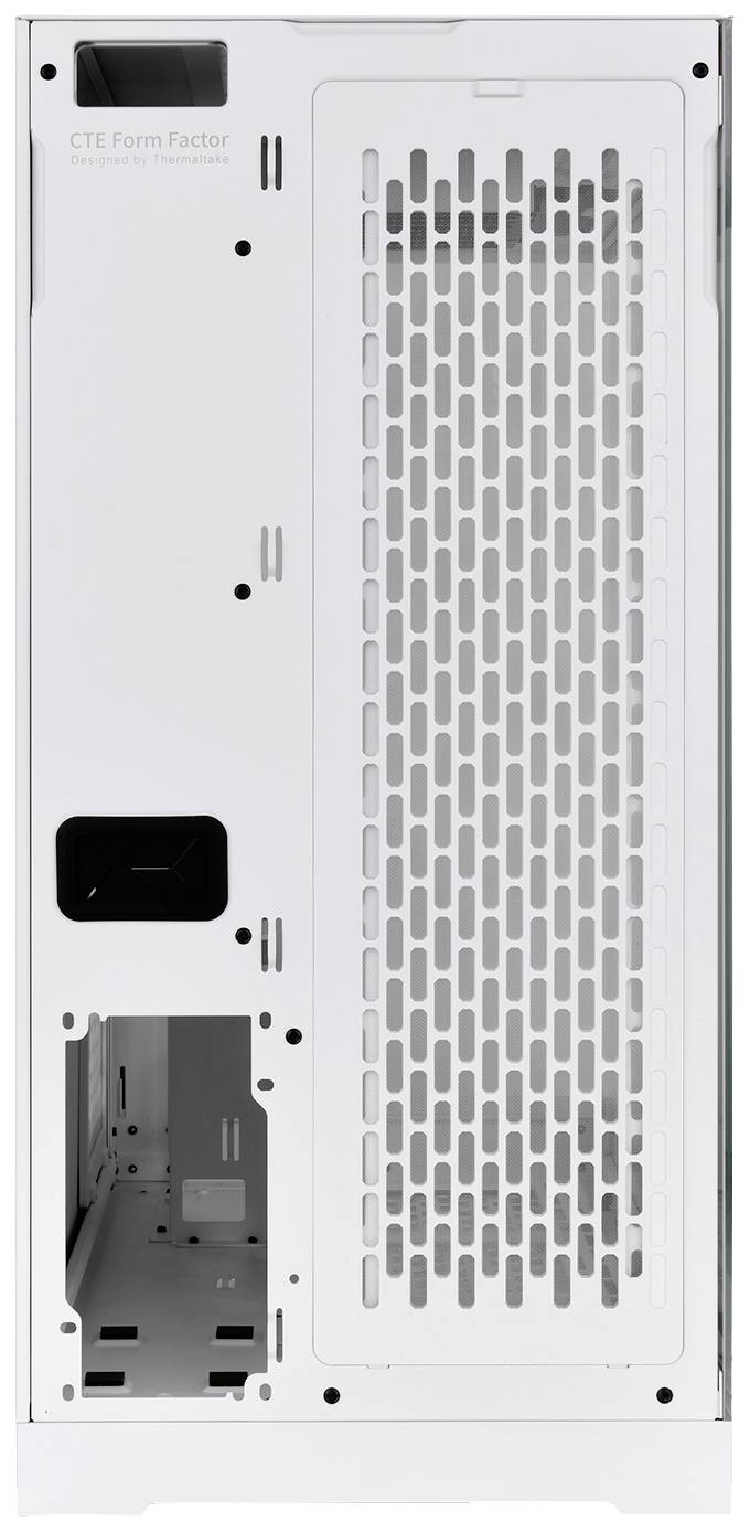 Achterkant van een wit computerbehuizing met ventilatierooster en aansluitopeningen. Geschikt voor de CTE-formfactor.