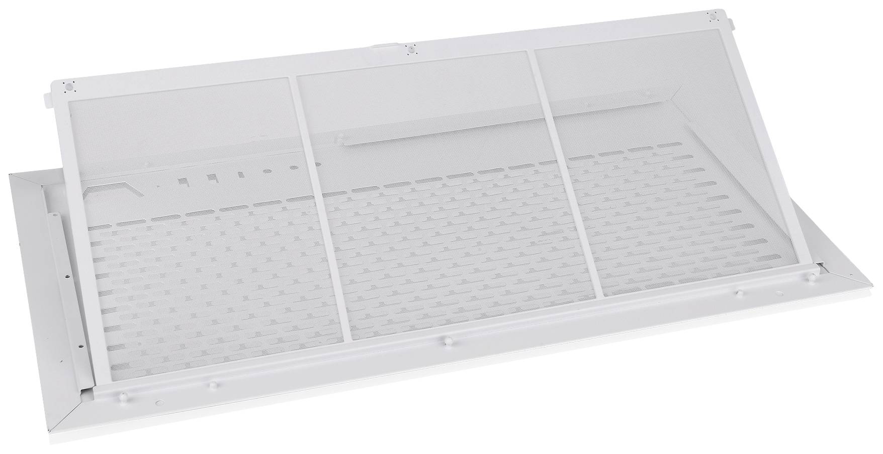 Ventilatierooster van wit metaal met een schuin ontwerp en een fijnmazig draadrooster om vuil en insecten tegen te houden.