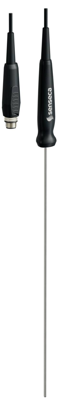 Een zwarte handgreep-sonde met een dunne metalen staaf, verbonden via een kabel met een stekker, doorgaans gebruikt voor nauwkeurige temperatuurmetingen bij het koken.