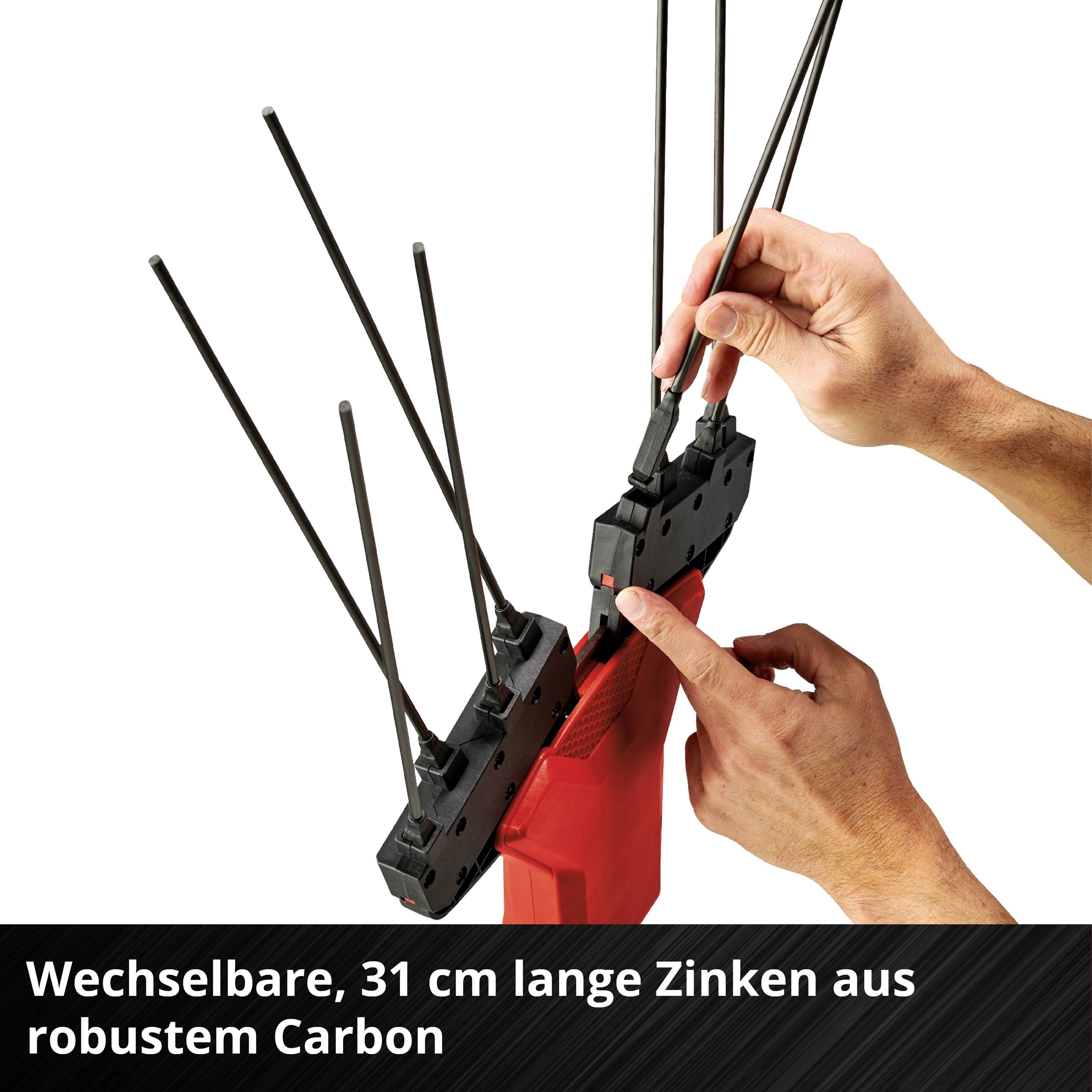 Robuust apparaat met verwisselbare, 31 cm lange tanden van carbon. Handen demonstreren de aanpassing van de tanden.