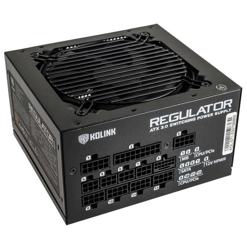 'Zwarte ATX 3.0 voeding met verschillende aansluitingen voor CPU, PCIe en SATA, ventilator bovenaan zichtbaar, merk Kolink.'