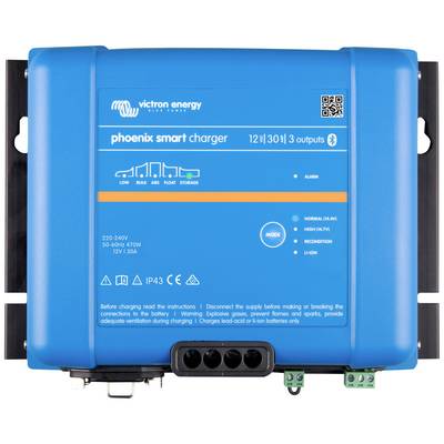 Een blauwe Victron Energy Phoenix Smart Lader met drie uitgangen, model 12V/30A. Weergaveopties en waarschuwingen zijn zichtbaar.