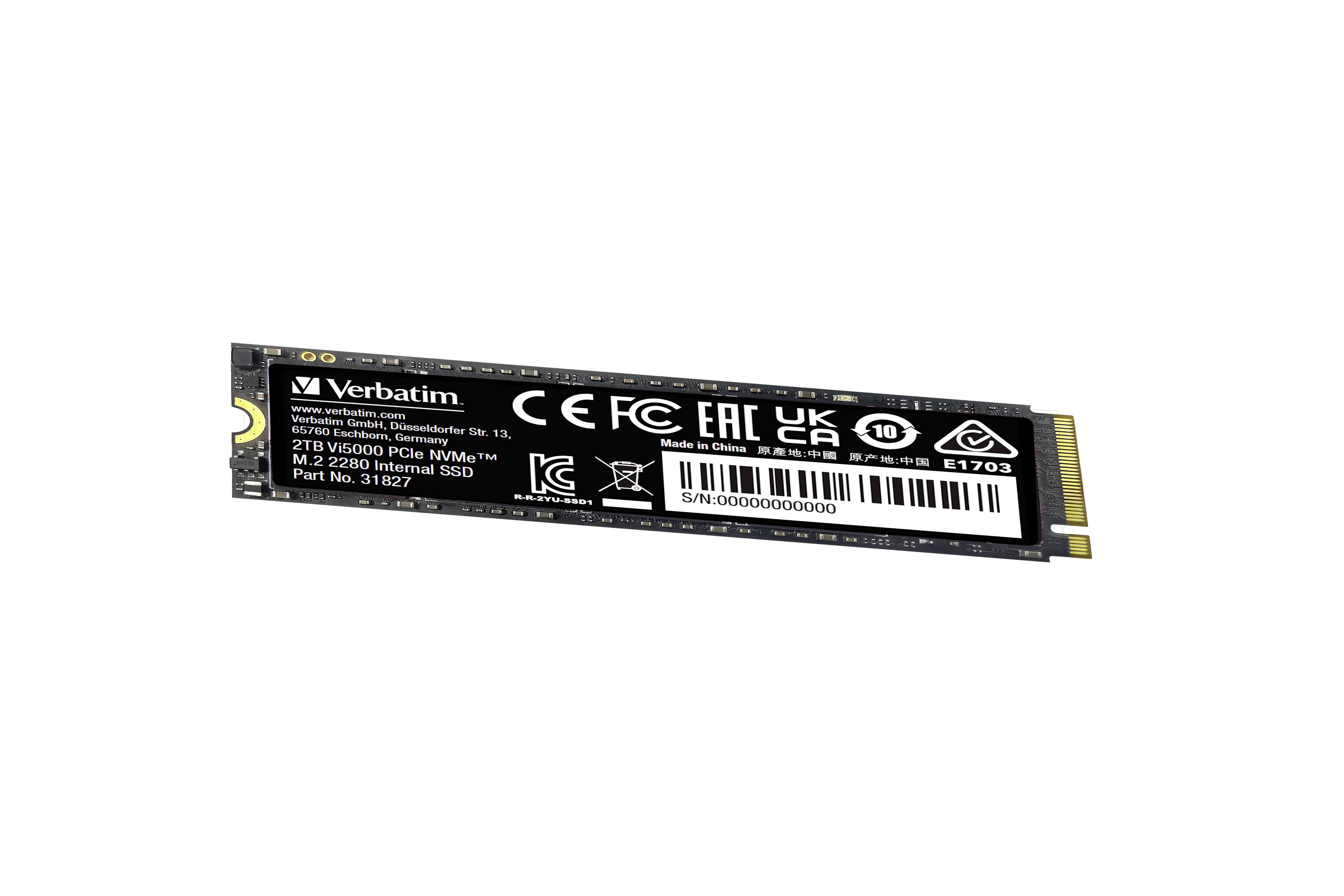 SSD-schijf met zwart oppervlak en gouden aansluiting. Opschrift 'Verbatim', technische specificaties en certificeringslogo's zichtbaar.
