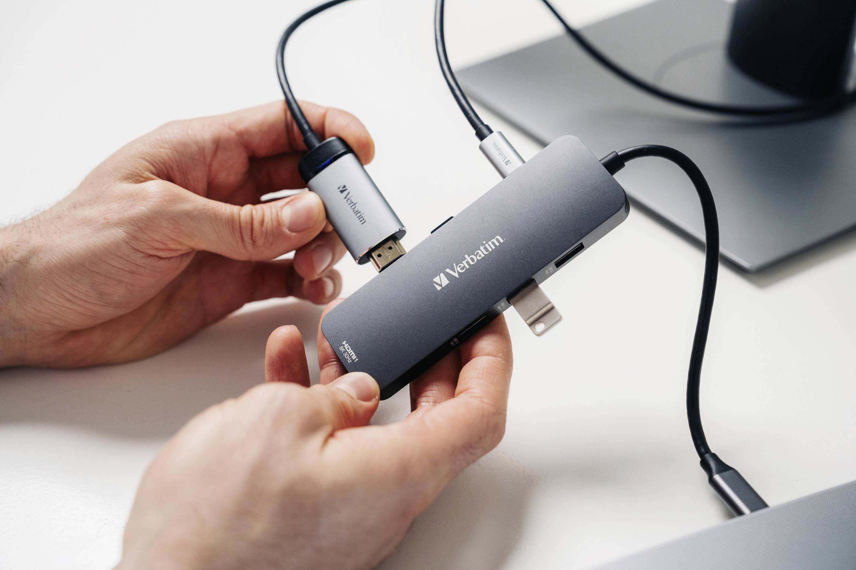 Verbatim USB-C Pro multipoort hub CMH-08, 8 poorten, 3x USB 3.2-A, USB 3.2-C, 2x HDMI 4K, SD, microSD, USB 3.1-C kabel-10