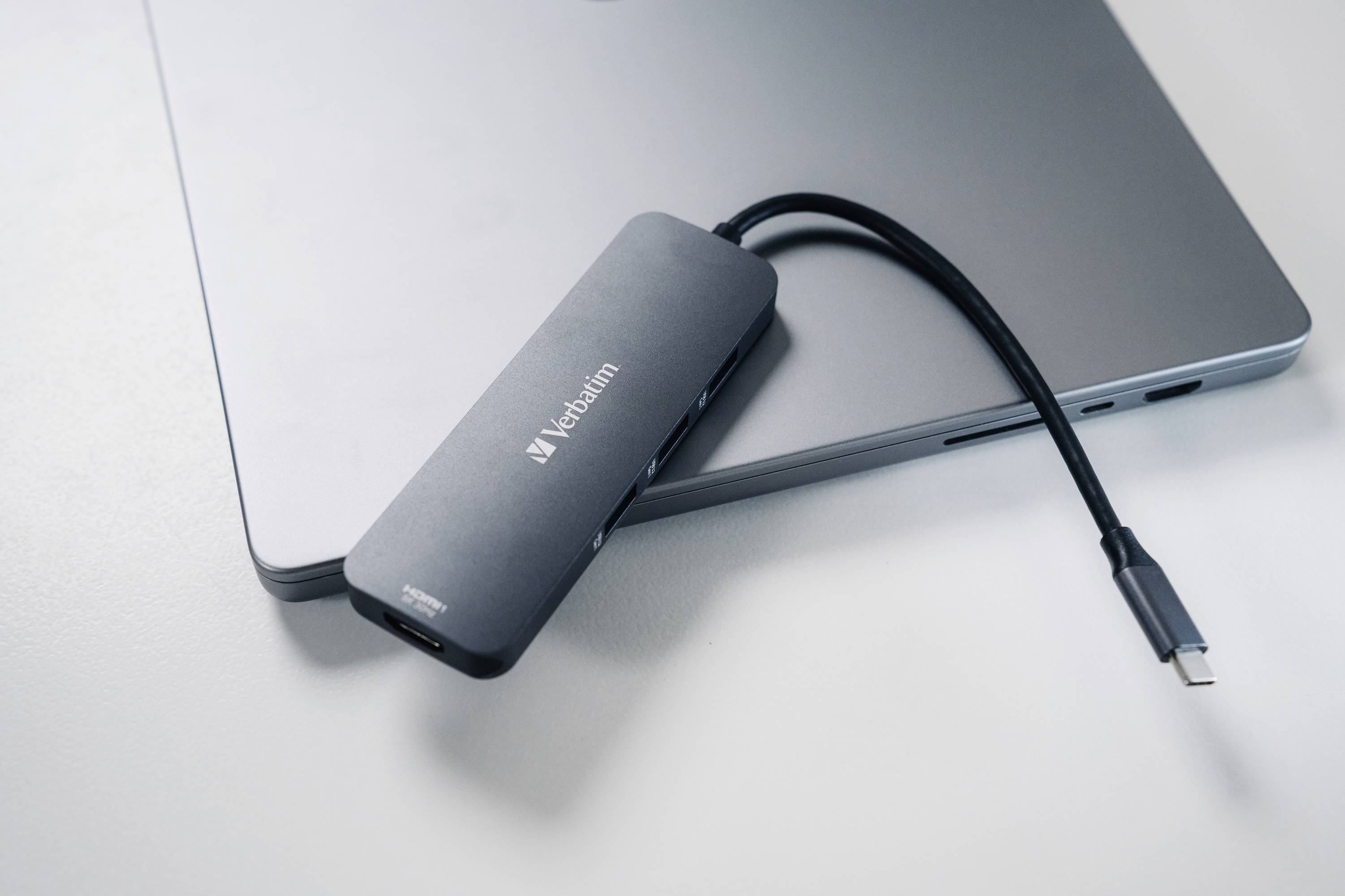Verbatim USB-C Pro multipoort hub CMH-08, 8 poorten, 3x USB 3.2-A, USB 3.2-C, 2x HDMI 4K, SD, microSD, USB 3.1-C kabel-12
