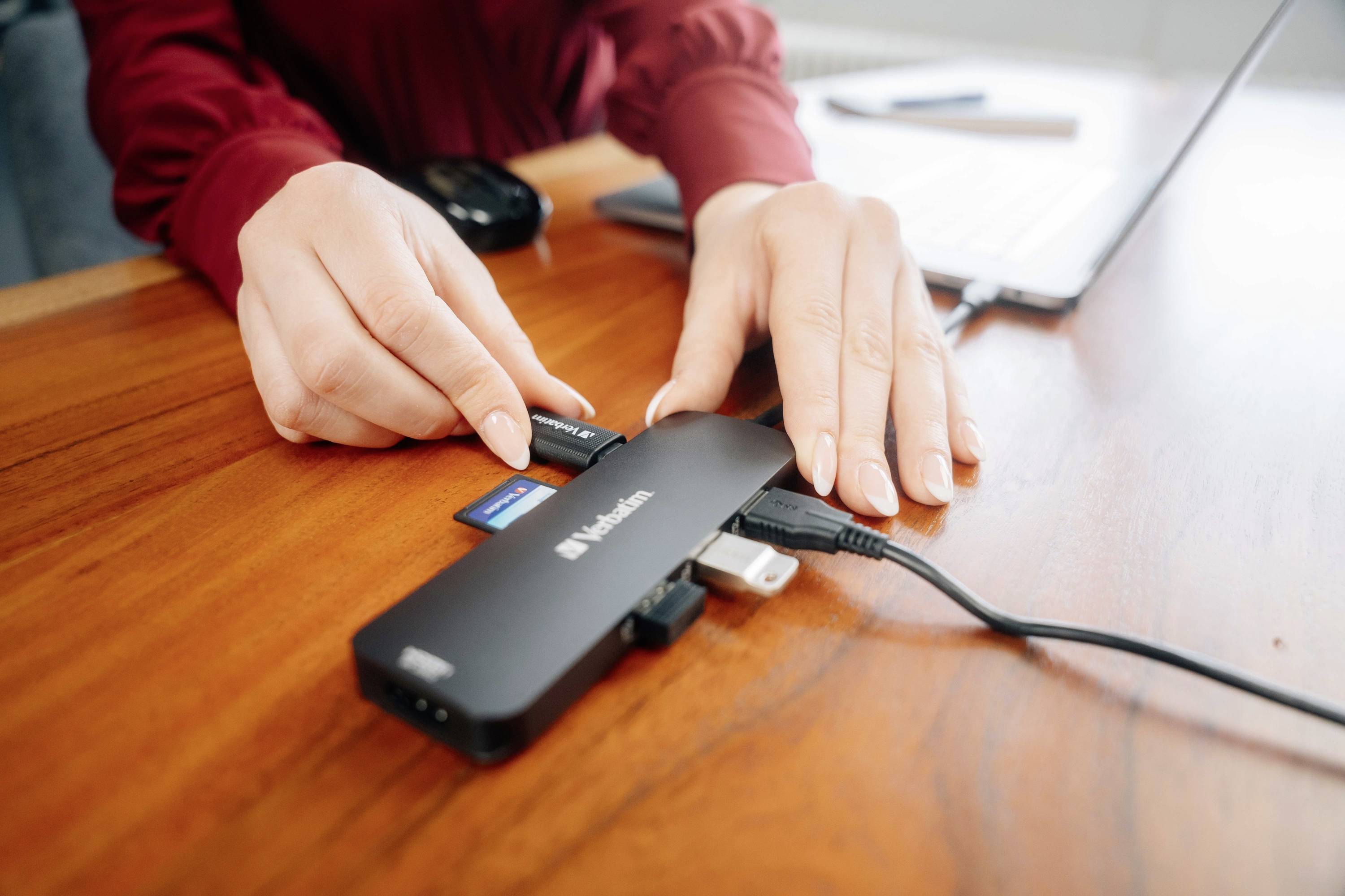 Verbatim USB-C Pro multipoort hub CMH-08, 8 poorten, 3x USB 3.2-A, USB 3.2-C, 2x HDMI 4K, SD, microSD, USB 3.1-C kabel-14
