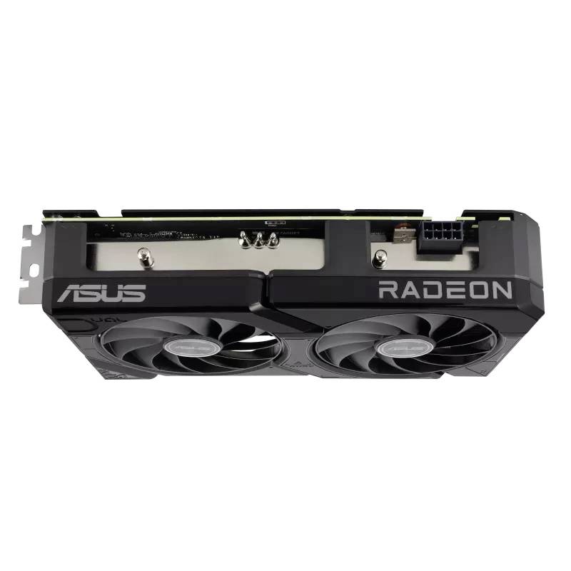 ASUS grafische kaart met twee ventilatoren en het opschrift 'RADEON'. De kaart wordt getoond vanuit een zijaanzicht met zichtbare aansluitingen.