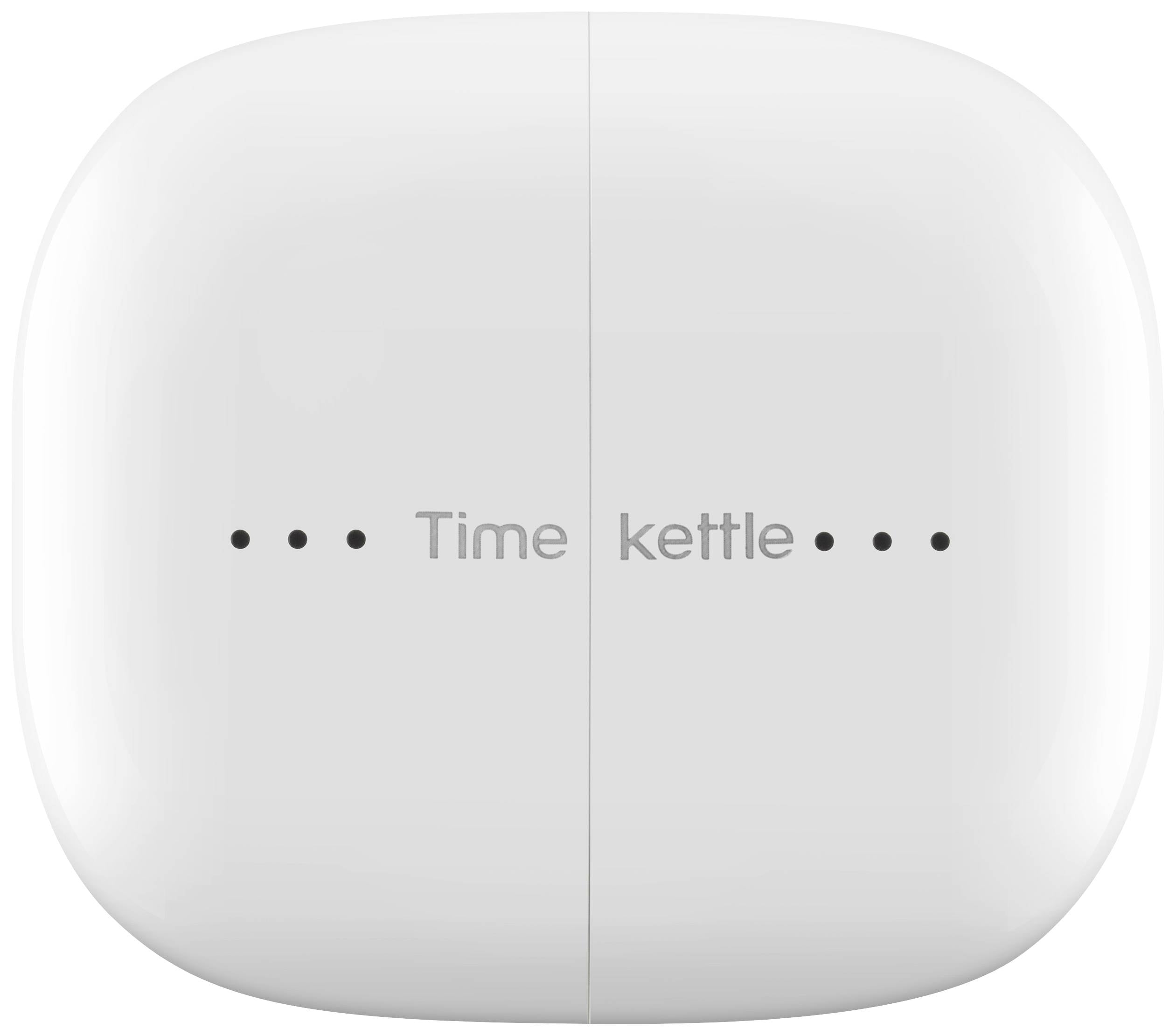Witte, compacte oplaadcase met opdruk 'Time Kettle', vermoedelijk voor draadloze oordopjes.