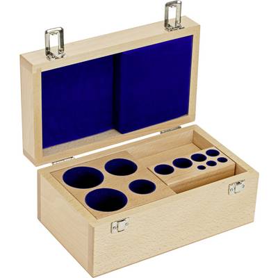 Houten kist met deksel en blauwe binnenbekleding. Bevat ronde, met stof beklede opbergvakken in verschillende formaten.