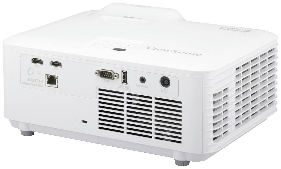 Een witte beamer met meerdere aansluitingsmogelijkheden, waaronder HDMI, USB en Ethernet-aansluitingen, geplaatst op een tafel.