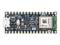 Arduino Nano 33 BLE ontwikkelingsboard met talrijke elektronische componenten en USB-aansluiting, geschikt voor IoT-projecten.
