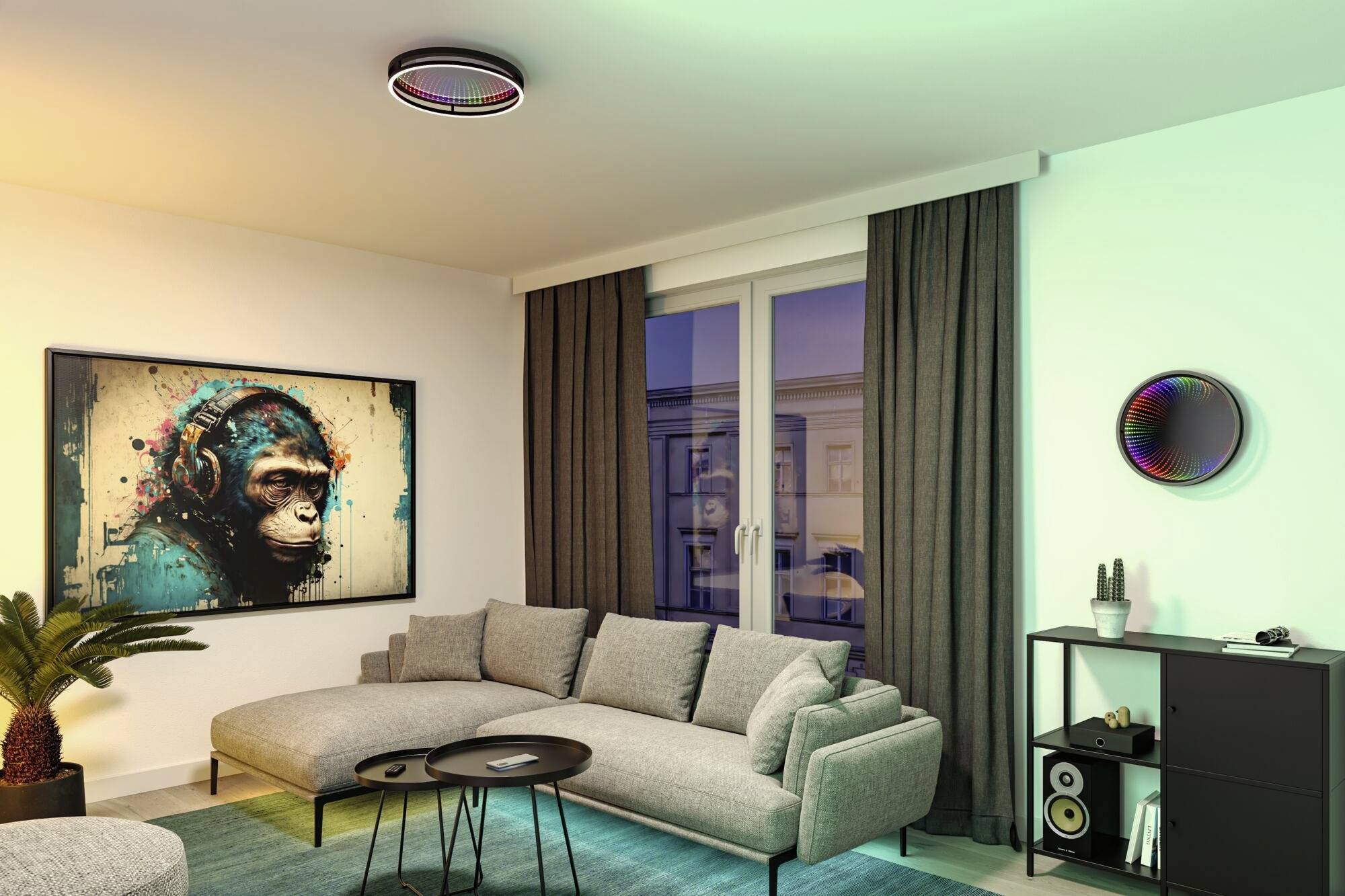 Een modern woonkamer met een grijs bank, salontafel, een kleurrijk apenkunstwerk aan de muur en een verlichte plafondventilator.