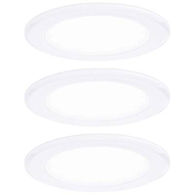 Drie ronde, witte LED-plafondlampen op een rij.