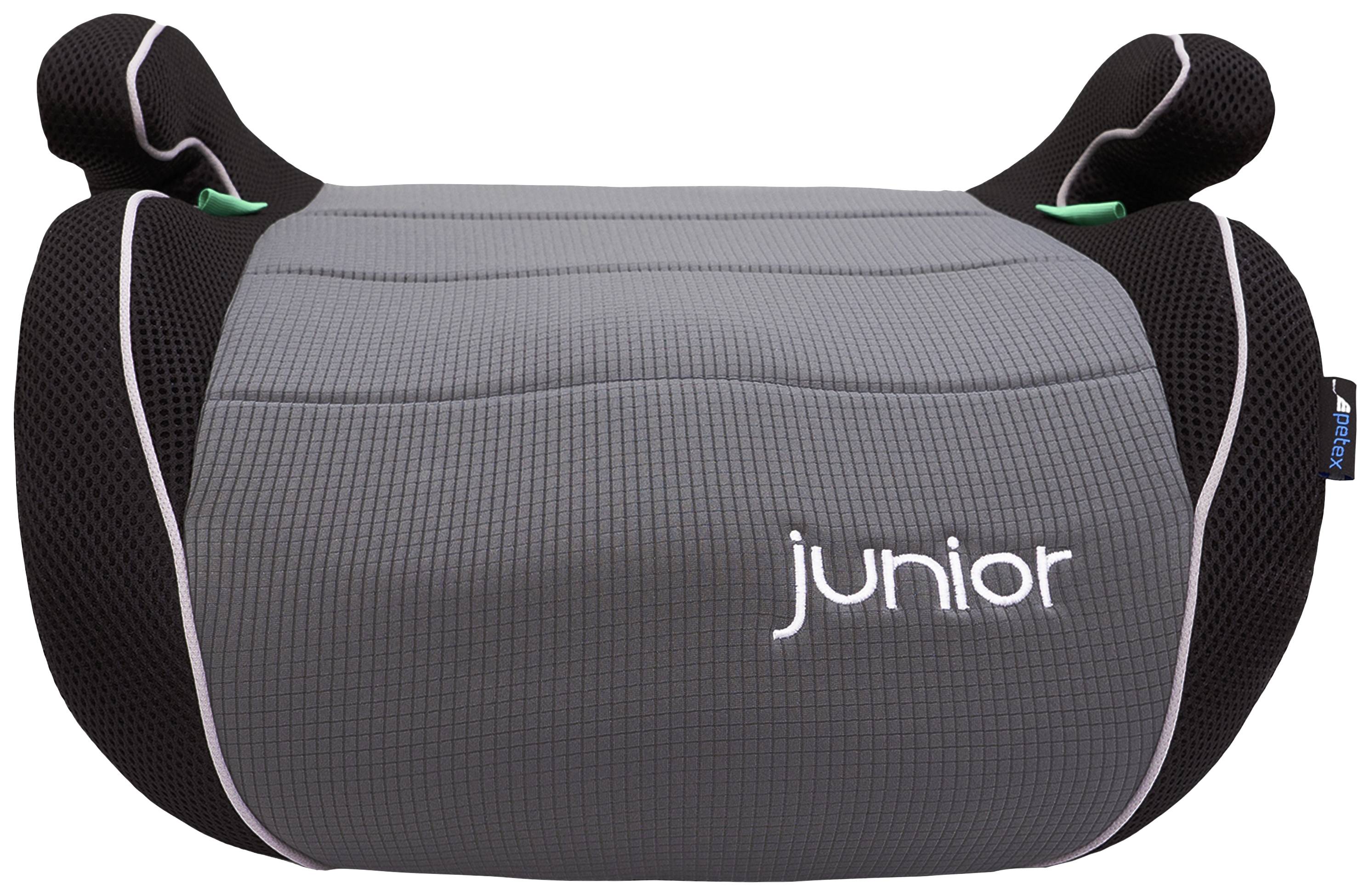Een grijze en zwarte kinderzitverhoging met het opschrift 'junior' aan de voorkant, geschikt voor gebruik in de auto.