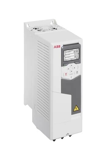 Een witte frequentieomvormer met een grijze bedieningsoppervlakte en een zwart display. Bovenaan bevindt zich een ventilatierooster.