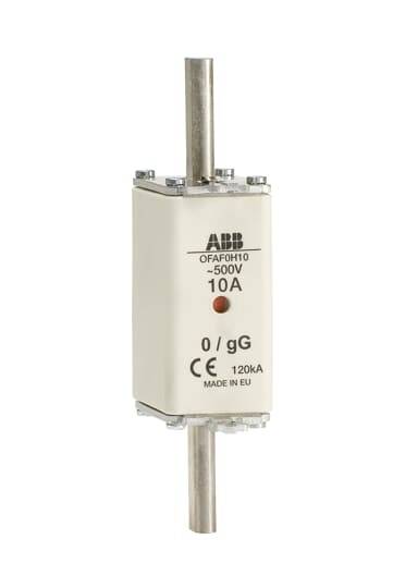 Een cilindrische zekeringpatroon met de opdruk 'ABB', '500V', '10A', en '0/gG'. Behuizing in lichte kleurstelling, geschikt voor elektrische apparaten.