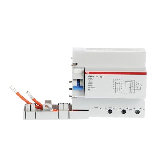 Automatische stroomonderbreker met geïntegreerde kabels, gebruikt voor het onderbreken van elektrische circuits in elektrische installaties.