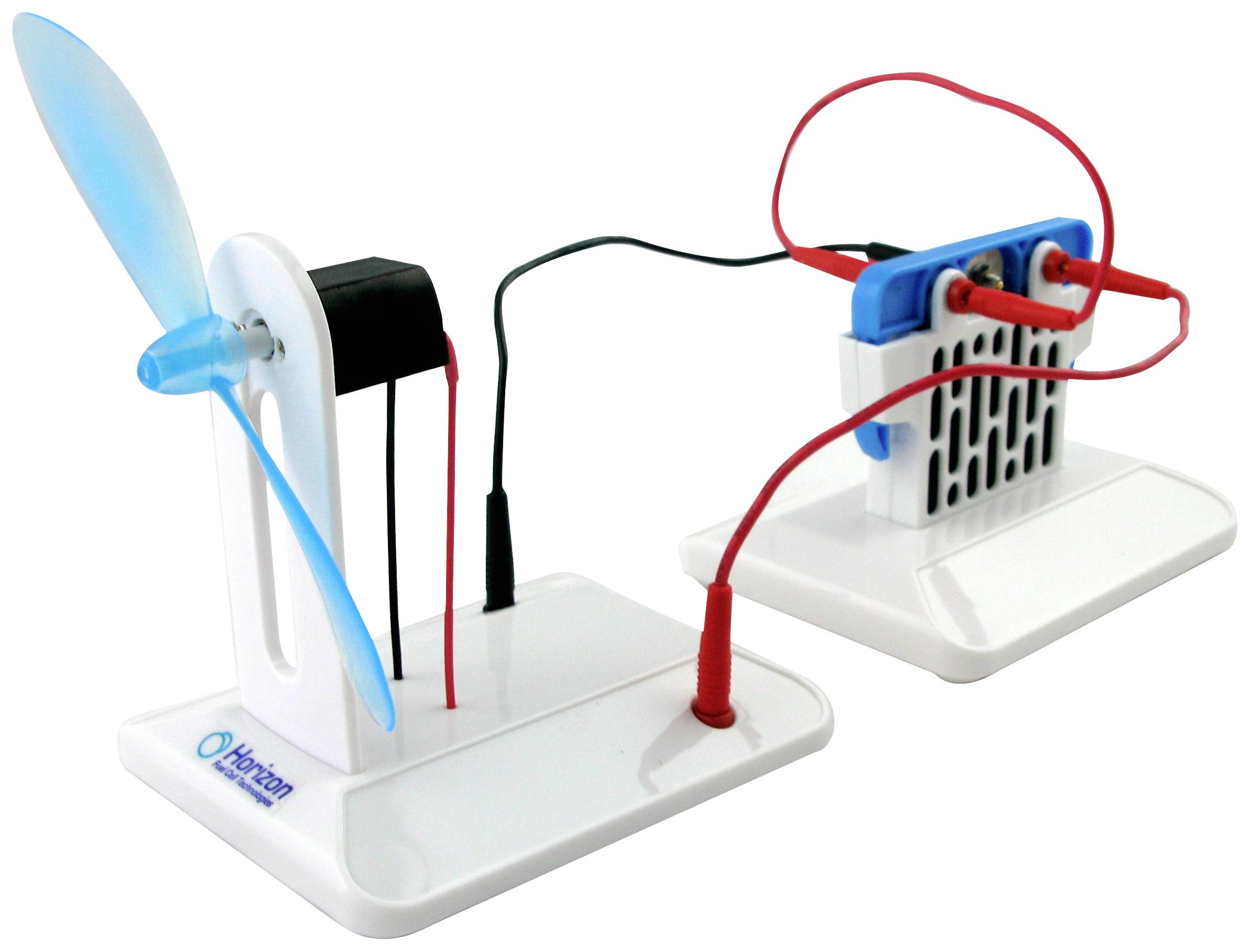 Experimenteerkit met een kleine windturbine en brandstofcel, verbonden door kabels. Dient ter demonstratie van hernieuwbare energie.
