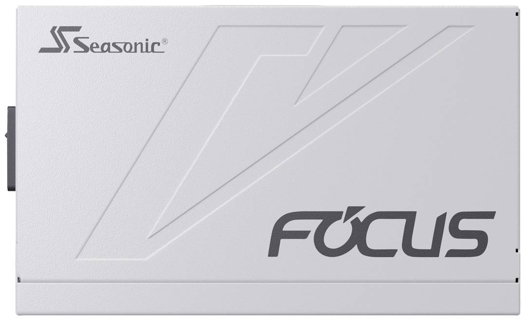 Seasonic voeding 'Focus' in het wit, rechthoekige behuizing met afgeronde hoeken, minimalistisch ontwerp met groot grijs logo.