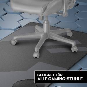 'Bureaustoel op een antislip, beschermende mat op de vloer. Tekst in de hoek: Geschikt voor alle gamingstoelen.'