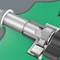 Doorsnede van een mechanische inrichting met tandwielen die in elkaar grijpen. Technische engineeringdetails zichtbaar.