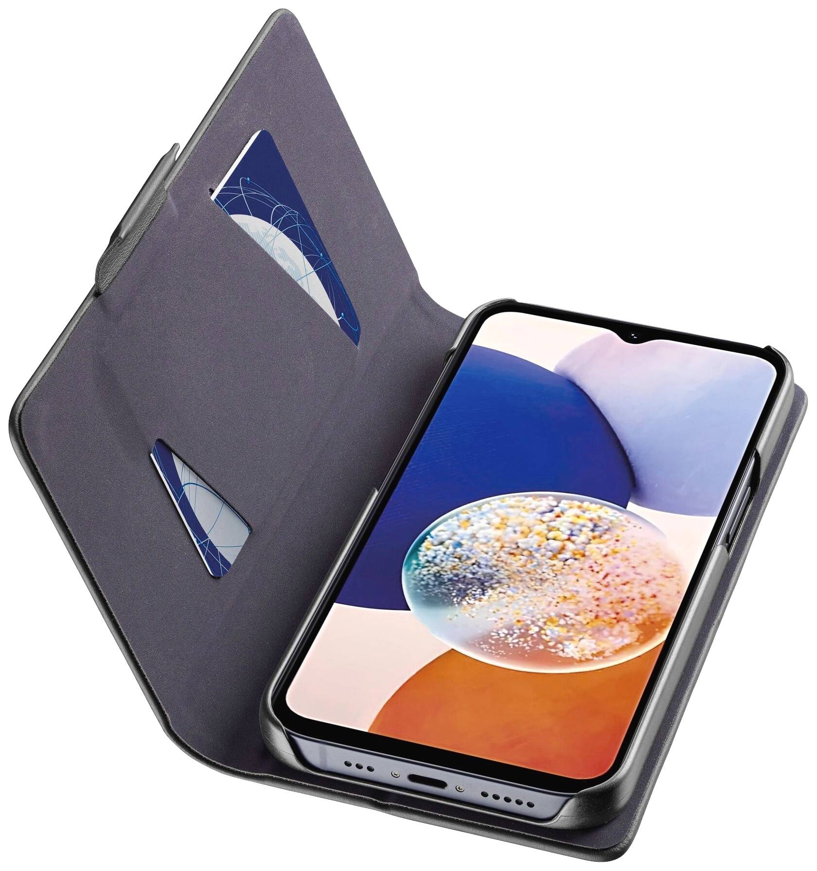 Smartphone in een zwarte opvouwbare hoes met kaartsleuf, met kleurrijke abstracte afbeelding op het scherm.