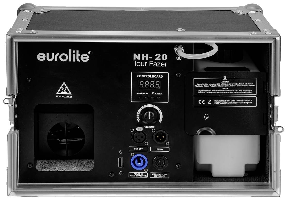 Eurolite NH-20 rookmachine in een open behuizing; vooraanzicht toont bedieningspaneel, tank en ventilatieopening.