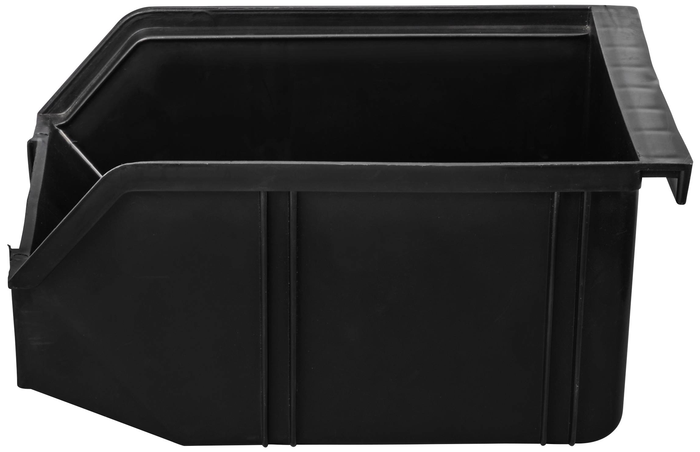 Kunststof opslagcontainer, zwart, stapelbaar, rechthoekig. Gebruikt voor opslag en organisatie van verschillende voorwerpen.