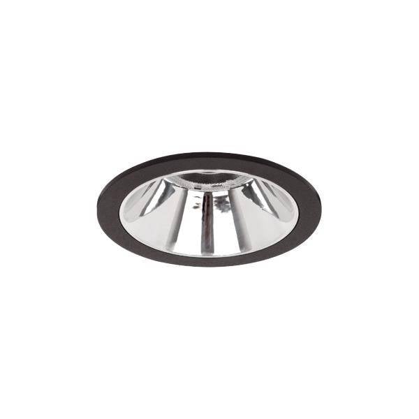 Een ronde, zilveren plafondlamp met zwarte rand, ingebouwd in een plafondopening.
