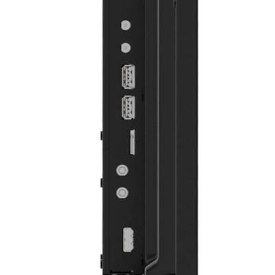 Zijaanzicht van een zwarte laptop met meerdere aansluitpoorten, waaronder twee USB-poorten, een HDMI-poort en twee ronde audio-aansluitingen.
